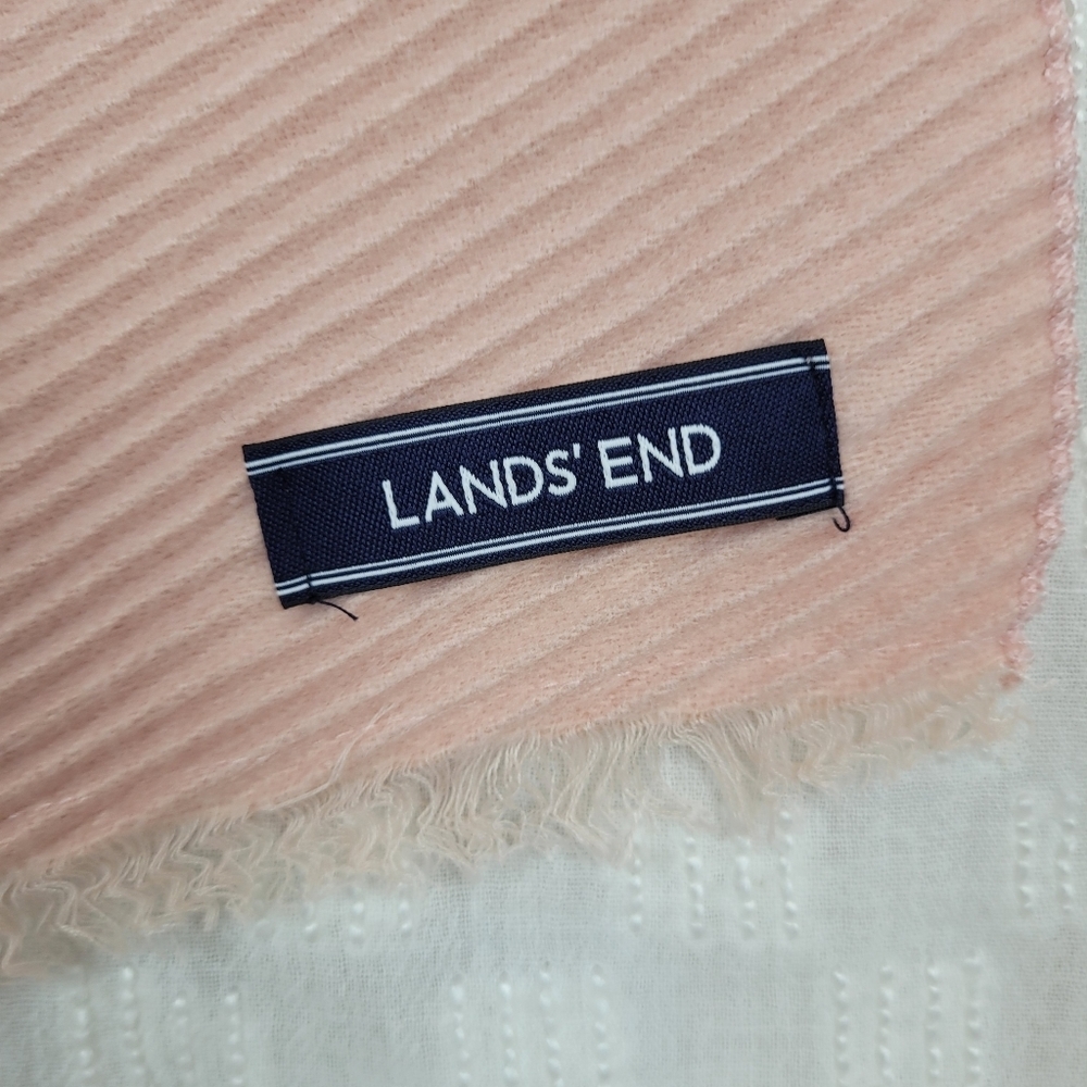 Lands End pale pink wide scarf ribbed with fringe ends cozy warm soft fabric - Picture 4 of 8